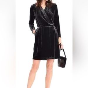 NWT BANANA REPUBLIC Dress Women’s 4 Gray HOLIDAY VELVET TWIST FRONT V Neck New